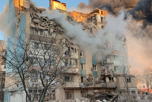 Удар по Тернополю: рятувальники дістали з-під завалів тіло ще однієї жінки